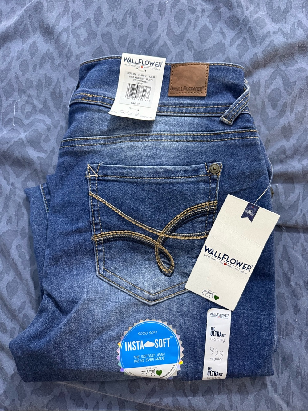 Wallflower Women's Dark Blue Skinny Jeans with Contrast Stitching